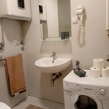 Senjak Residence, Near Waterfront شقة